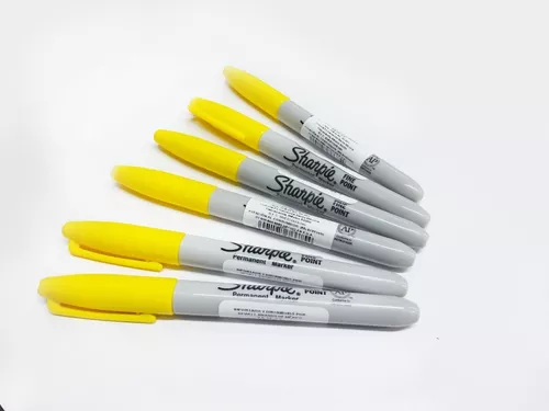 Sharpie Singles fino amarillo 1 pieza    Marcador permamente tinta base solvente resistente al agua, color amarillo pinta en superficies como vidrio, cartón, papel, madera, etc, grosor del trazo 0.9 mm                                                                                                .                                        - M1922528