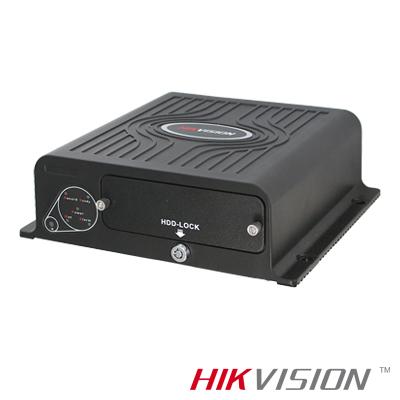 Videograbadora Digital Móvil, compresión H.264, 4 canales de video, 1 canal de audio. Incluye Módem 3G. <br>  <strong>Código SAT:</strong> 46171600 <img src='https://ftp3.syscom.mx/usuarios/fotos/logotipos/hikvision.png' width='20%'>  - HIKVISION